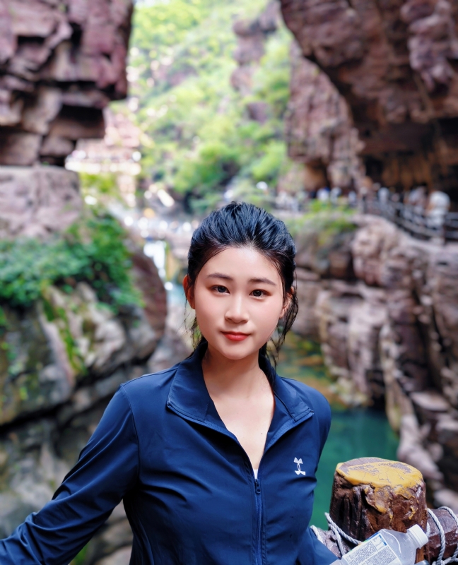 小S的第二张照片--河南闪婚服务中心